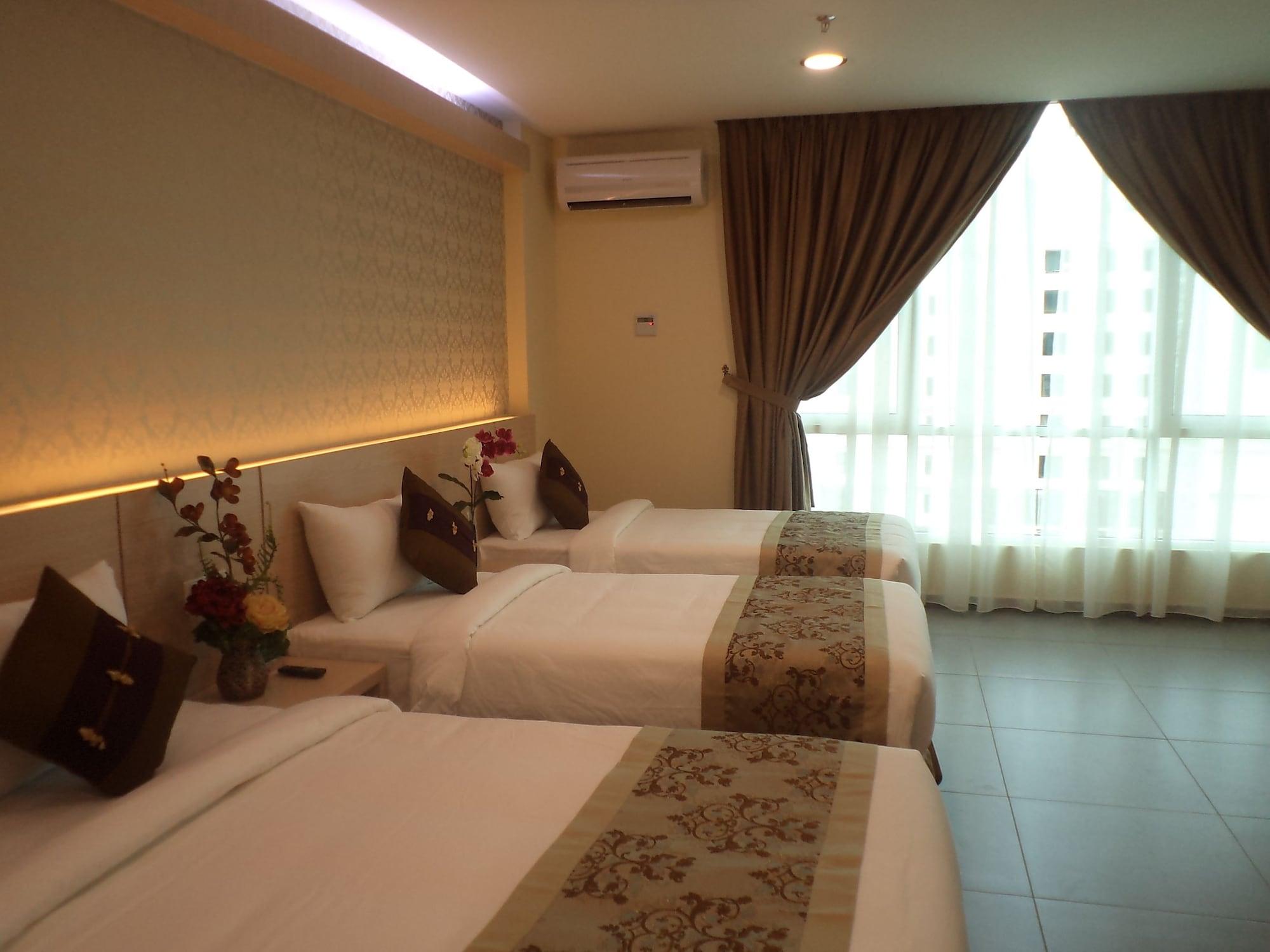 MidCity Hotel Melaka Bagian luar foto